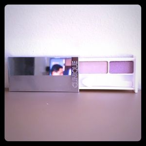 💟💥 = 5 for $30 Clinique All about shadow duo